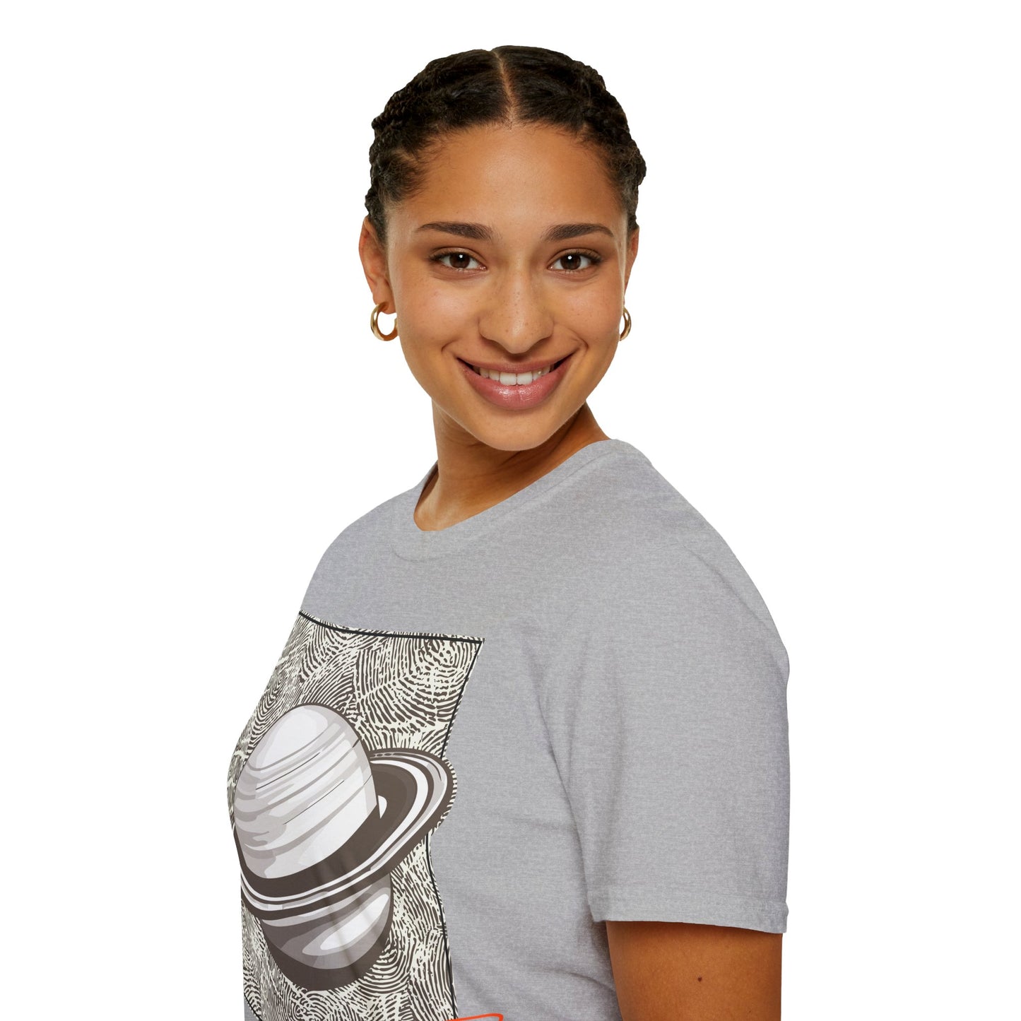 Dreamy Saturn Aesthetic Shirt – Space-Inspired Fashion Tee – Galaxy Text Design – Celestial Style T-shirt – Cosmic Trendy Top