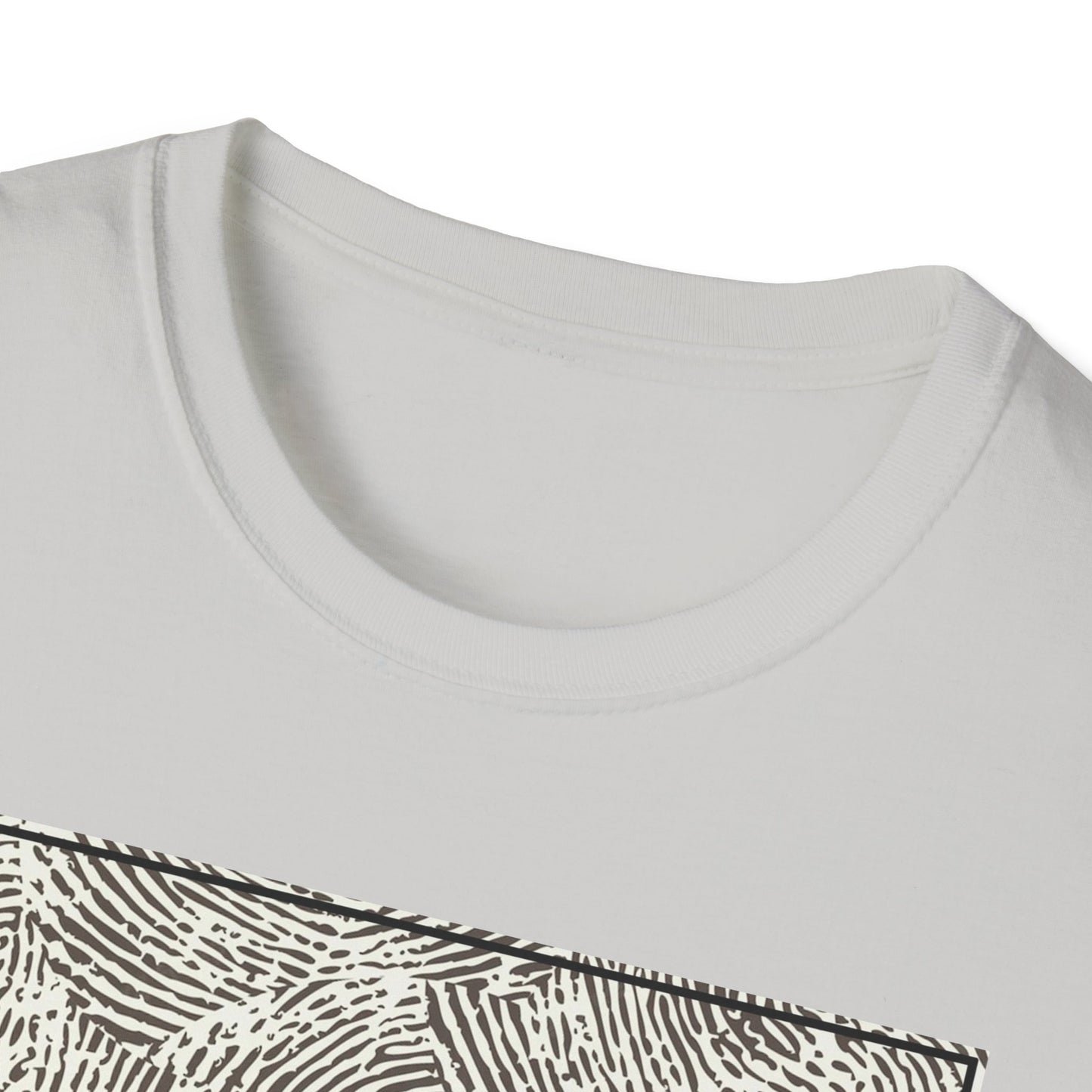 Dreamy Saturn Aesthetic Shirt – Space-Inspired Fashion Tee – Galaxy Text Design – Celestial Style T-shirt – Cosmic Trendy Top